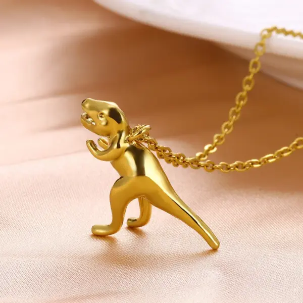 Wholesale 304 Stainless Steel Copper Dinosaur PVD Coated 18K Real Gold Plated IG Style Retro Plating Cable Chain Lobster Trigger Clasp Closure Pendant Necklace