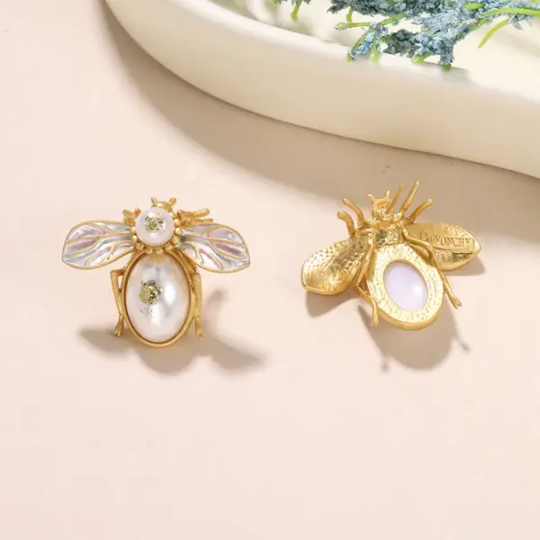 Wholesale Hypoallergenic Bee Stud Earrings For Women With KC Golden Plated Copper And Acrylic Inlay Featuring UV Plating