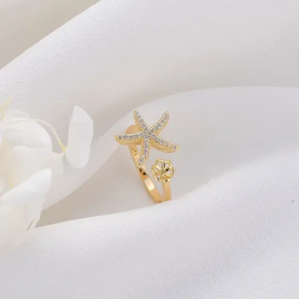 Wholesale Women’s New Style Open Star Rings In Copper With Zircon Inlay