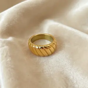 oly-c4099f0081f57340c682fbc3e1c93b5f Wholesale Unisex Geometric Rings In 316 Stainless Steel With 18K Real Gold Plated PVD Coated Hypoallergenic Finish