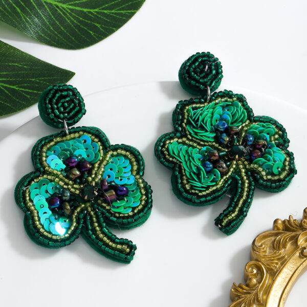 Wholesale Style Handmade Rice Beads Sequin Green Earrings St. Patrick Clover Clover Symmetrical Earrings