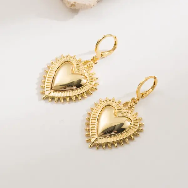 Wholesale 1 Pair Casual Modern Style Simple Style Heart Shape Crown Shell Plating Copper Copper 18K Gold Plated Earrings