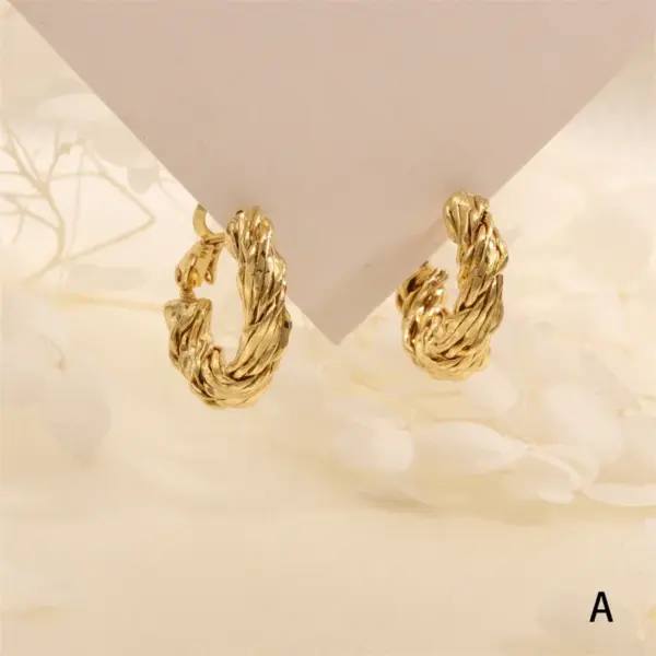 Wholesale Geometric Copper Earrings For Women With 0.03µm Electroplated 18K Real Gold Plating
