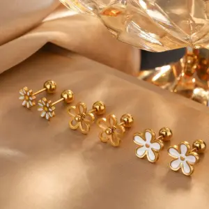 Wholesale 201 Stainless Steel 304 Stainless Steel Plastic Flower Ion Plating (IP) 18K Gold Plated Sweet Waterproof Non Tarnish Plating Gold Ear Studs