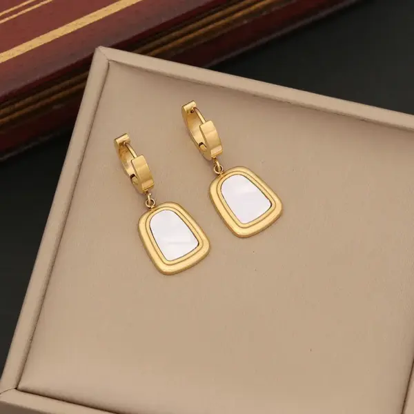 Wholesale PVD Coated 18K Gold Real Gold Plated Geometric Color Block Stainless Steel Shell Simple Style Waterproof Non Tarnish Jewelry Set