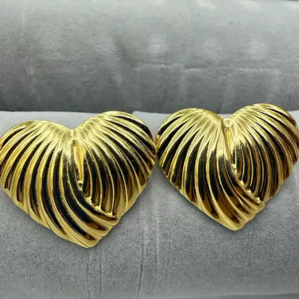 Wholesale Geometric Heart Shaped Stainless Steel 304 Electroplated Ear Studs Style Fashion Jewelry Accessories