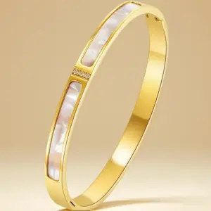 Shell Bracelet / Gold