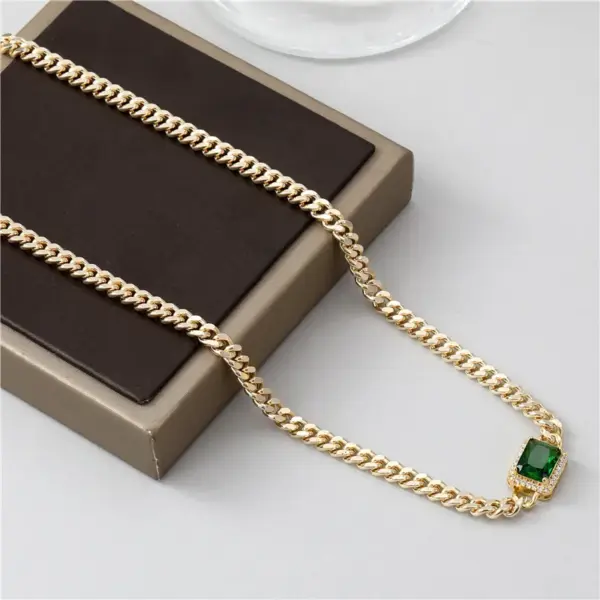 Wholesale Geometric Cuban Chain Link Necklace In Copper With Zircon Inlay Featuring Artificial Crystal Pendant For Unisex