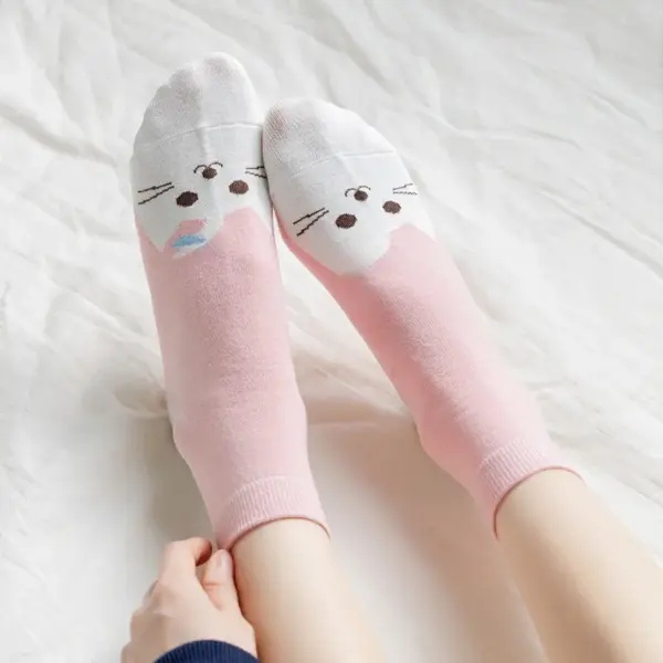 Wholesale Comfortable Cat Face Mid-Calf Socks For Women, Fashionable Cartoon Cat Design, New Autumn And Winter Sweet Style, Sweat-Absorbing Polyester Material, Unisex