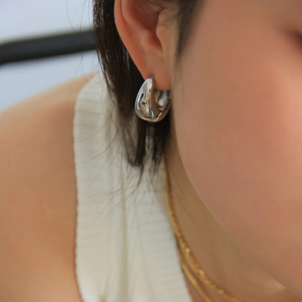 oly-c6996c917391d25293e0b650613bfb07 Wholesale French Retro Celi Metal Brass Gold-Plated Earrings Cold Style High-Quality Earrings Jewelry