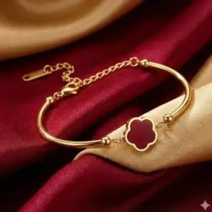Red Four-Leaf Clover Bracelet / Gold