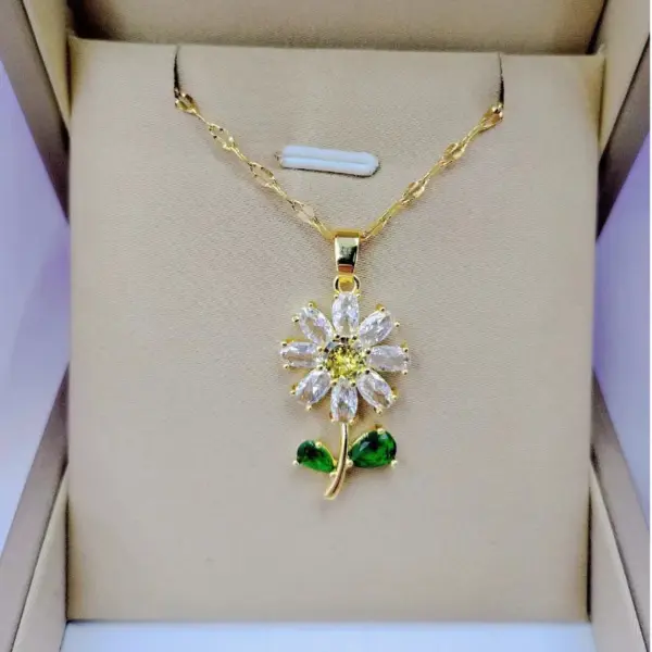 Wholesale 201 Stainless Steel Copper Flower Water Plating Vacuum Plating Zircon 18K Gold Plated 18K Gold Simple Style Coffee Bean Chain Transparent Gold Pendant Necklace