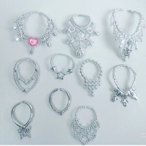 oly-c72216e752e16278a9f244863e069be8 Wholesale Dress-up dolls can be packed in a bag of 10 jewelry necklaces, toy accessories, house accessories 5.04G
