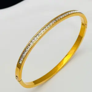 29-D-10 Gold Bracelet with a Row of Square Diamonds (Faded Package Returned)