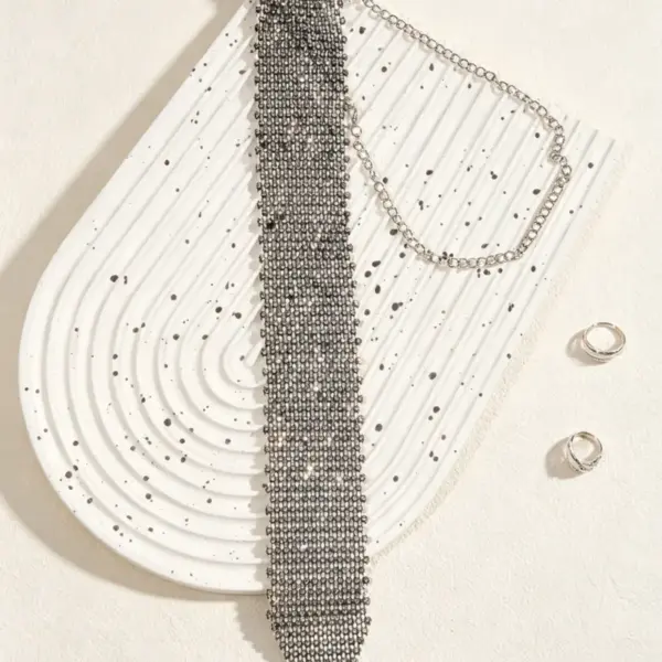 oly-c80223fdc474ac1c847df8d2897b8505 Wholesale Shiny Round Tie For Adults With Artificial Gemstones In Silver, Perfect For Independence Day