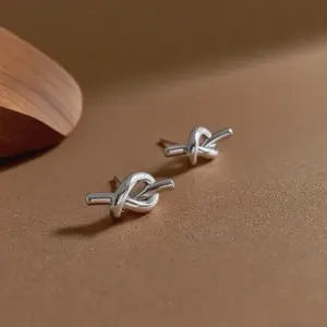 E0191-Knotted-Earrings-Steel Color