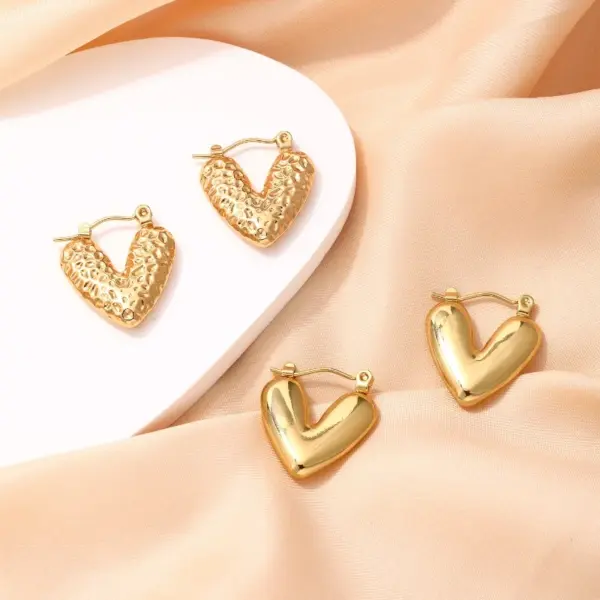 Wholesale PVD Coated Gold Plated Heart Shape 304 Stainless Steel IG Style Vintage Style Waterproof Non Tarnish Ear Clip