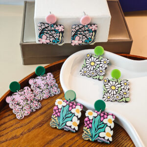 Wholesale Retro Flower Earrings Spring Creative Square Wave Sunflower Daisy Acrylic Earrings for Women