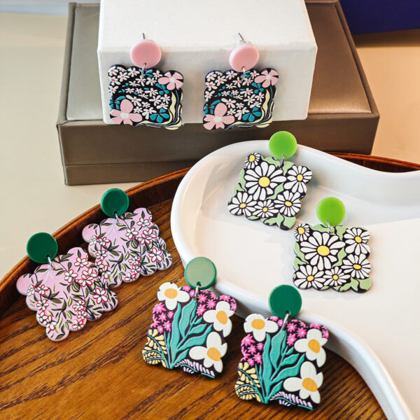 Wholesale Retro Flower Earrings Spring Creative Square Wave Sunflower Daisy Acrylic Earrings for Women