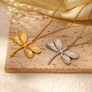 oly-c928f9cde652c6d87b0c9bb35bbe6e87 Wholesale fashion dragonfly shape pendant stainless steel necklace women's Joker 18K clavicle chain