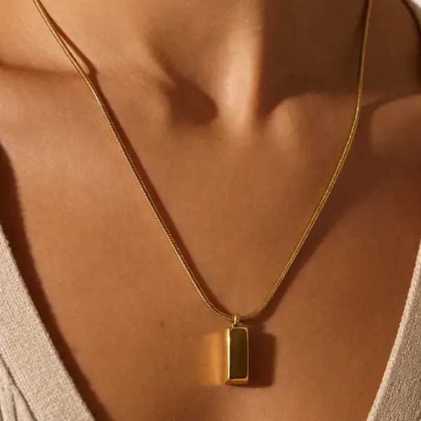Wholesale Geometric Necklace For Adults Featuring Waterproof Non Tarnish 304 Stainless Steel With 18K Real Gold Electroplated And Woven Chain