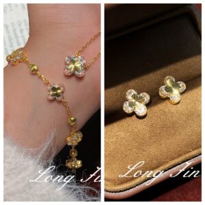 Four leaves know autumn gold and white diamond set
