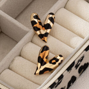 1 pair of leopard print