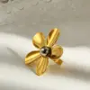 Wholesale Asymmetrical Flowers Jewelry Set For Women In 304 Stainless Steel With 18K Real Gold Plated PVD Coating 0.03µm Thickness