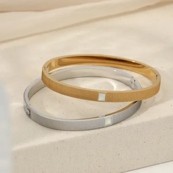 Wholesale 16K Real Gold Plated Platinum Plated 304 Stainless Steel Vacuum Electroplating (In Furnace) Round (Jewelry) Waterproof Non-Fading Bracelet For Unisex Minimalist Cool Style Bracelet For Women High-End Daily Electroplating Non-Fading Jewelry