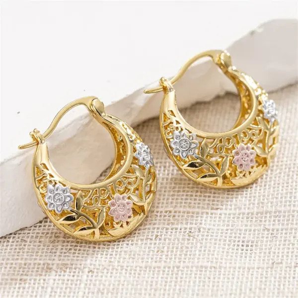 Wholesale Three-dimensional Flowers Earrings For Women With 0.03µm KC Golden Plated Water Plating On Copper