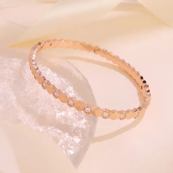 Wholesale Geometric Electroplated Copper Bangle For Women With Water Plating And Zircon Inlay