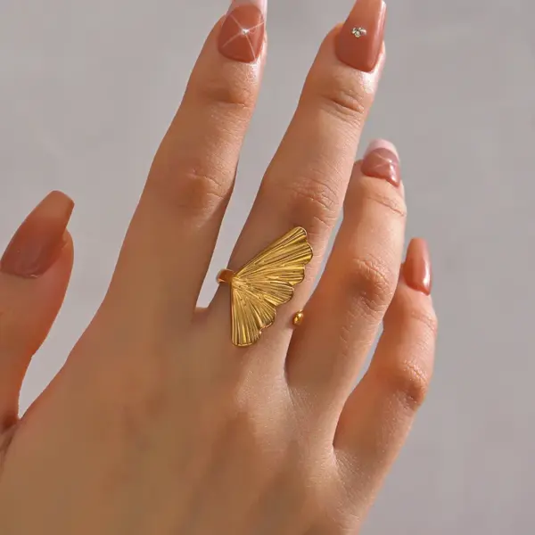 Wholesale Ion Plating (IP) 18K Gold Plated Ginkgo Leaf 304 Stainless Steel IG Style Waterproof Non Tarnish Open Rings