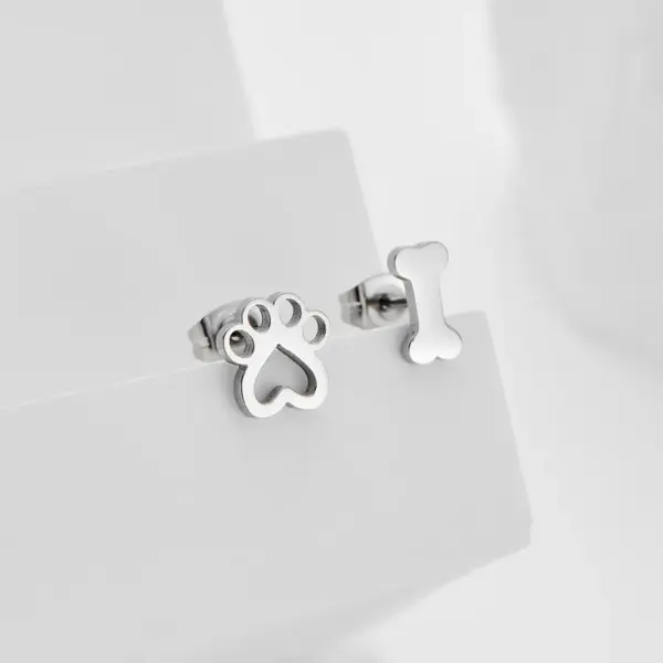 Wholesale Design Sensation Niche Student Sweet Cat Paw Dog Paw Bone Earrings Luxury Asymmetric Studs Golden Butterfly Cap Stainless Steel
