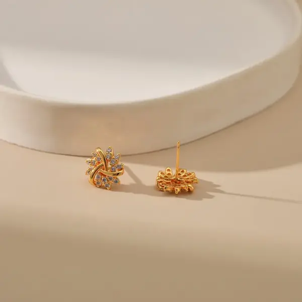 Wholesale Exquisite Small Round Hoop Earrings Ice Crystal Stone Copper Plated 18K Real Gold Irregular Snowflake Christmas Gift Color Retention Jewelry