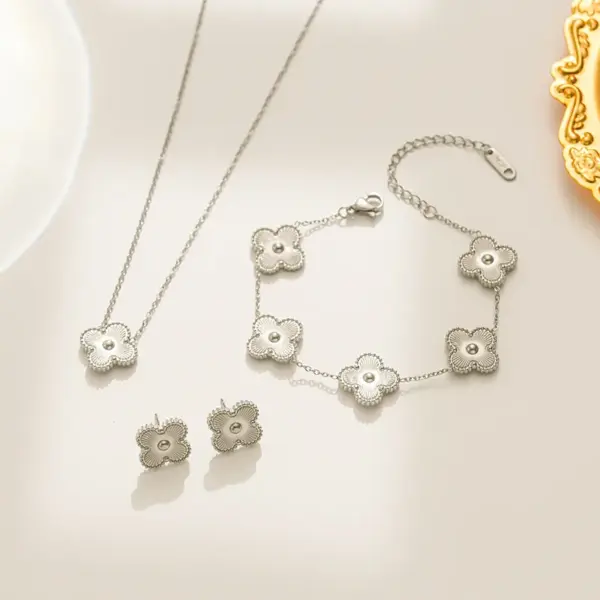 Wholesale Lucky Heart Jewelry Set For Women By Litmus, 304 Stainless Steel With 18K Real Gold PVD Coated, Featuring Cable Chain