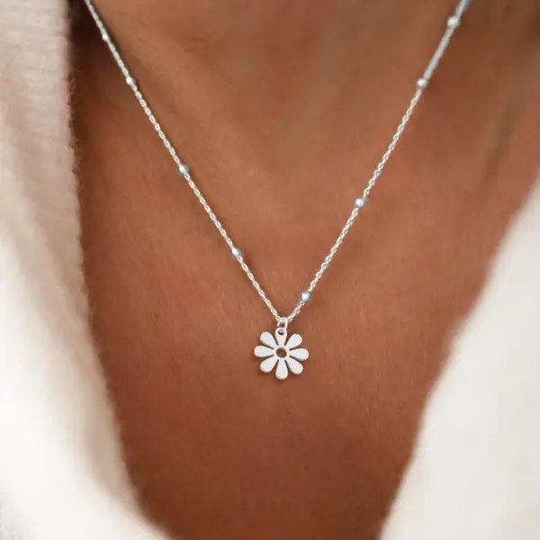Wholesale PVD Coated Real Gold Plated Flower 201 Stainless Steel 304 Simple Style Classic Waterproof Non Tarnish Pendant Necklace