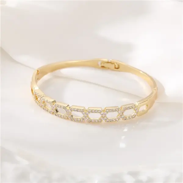 Wholesale Women’s Circle Bangle Featuring Zircon Inlay, Electroplated Copper Craft