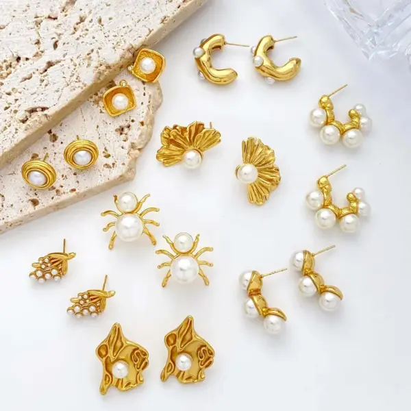 Wholesale Spider Earrings Light Luxury High-end Sense Plated 18k Gold Pearl Imitation Earrings