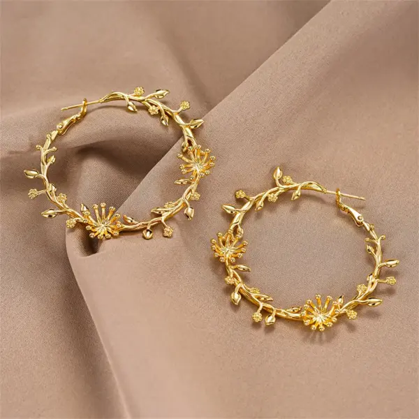 Wholesale Three-dimensional Flowers Earrings For Women In Copper With KC Golden Water Plating And 0.03µm Thickness
