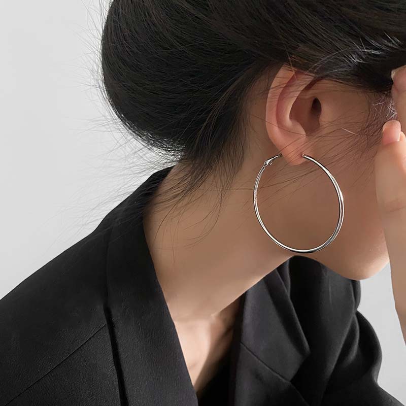 Wholesale European and American big ring earrings women 2024 new tide circle earrings simple cold style temperament net red earrings