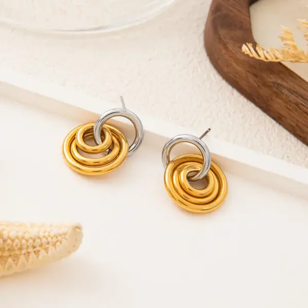 Wholesale 304 Stainless Steel Irregular Vacuum Electroplated (Furnace) Material Plated With 18k Gold, Color Retention, Three-Hoop Hoop Earrings, Item Gold
