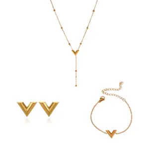 Wholesale 3pcs/set Victory V-shaped Jewelry Set 18K Gold Plated Waterproof Stainless Steel Necklace Earrings Bracelet Three-piece Set Simple Elegant Brand Style Jewelry Accessories Wholesale Christmas Birthday Gift Choice