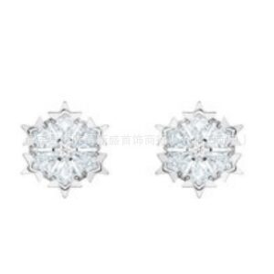 Platinum snowflake stud earrings