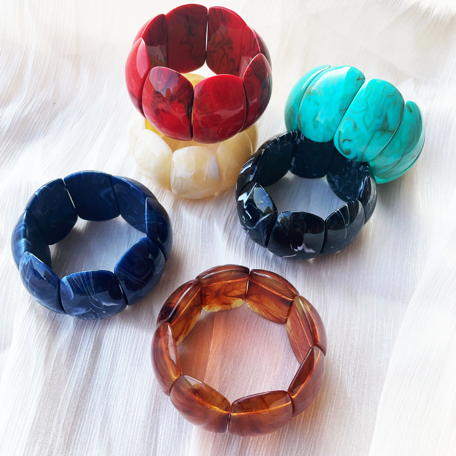 Wholesale Cross-border Simi-dyed Oval Acrylic Elastic Bracelet European and American Retro Exaggerated Bracelet Commuter New Design All-match
