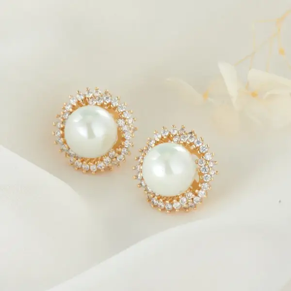 Wholesale Flowers Earrings With Bezel Setting In Copper And 14K Real Gold Plated, Featuring Zircon And 925 Sterling Silver Ear Pins