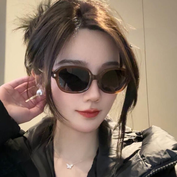 oly-cfc47433eb4f369bb49f229cfdc972a9 Wholesale Six Generation Folding Sunglasses Oval Ins Glasses Women's Sunscreen Retro All-match Pocket Air Cushion UV-resistant Sunglasses