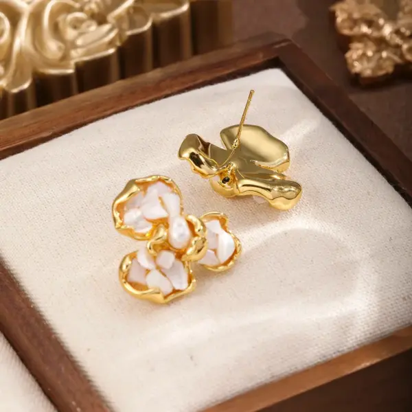 Wholesale Handmade Copper Earrings For Women Featuring Flowers Design With 18K Real Gold Plated And Shell Inlay