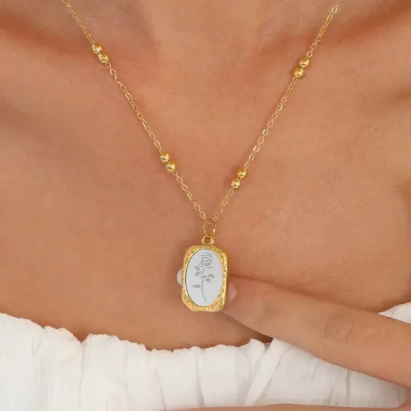Wholesale 201 Stainless Steel 304 Stainless Steel Plastic Tulip Ion Plating (IP) Acrylic 18K Gold Plated Elegant Waterproof Non Tarnish Inlay Multicolor-Golden Yellow Pendant Necklace