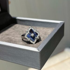 J078 white gold blue peter ring