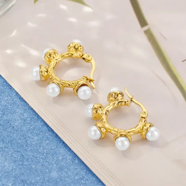 Wholesale British Retro Pearl Earrings Gold-Plated Stainless Steel Foldable Surface Geometric Hoop Rose Gold Titanium Steel Unisex